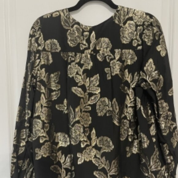 Ann Taylor Floral Jacquard Shirred V-neck Top Size M - Picture 13 of 13